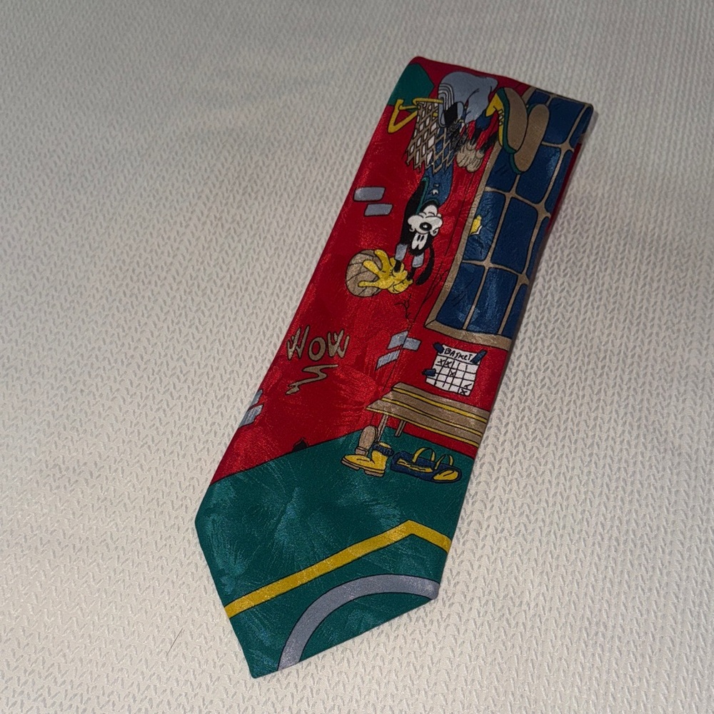 Disney Mickey Unlimited Red Goofy Wow Basketball Tie